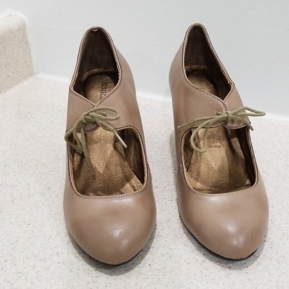 Jessica London women's 9 W Latte color heels - Picture 1 of 8